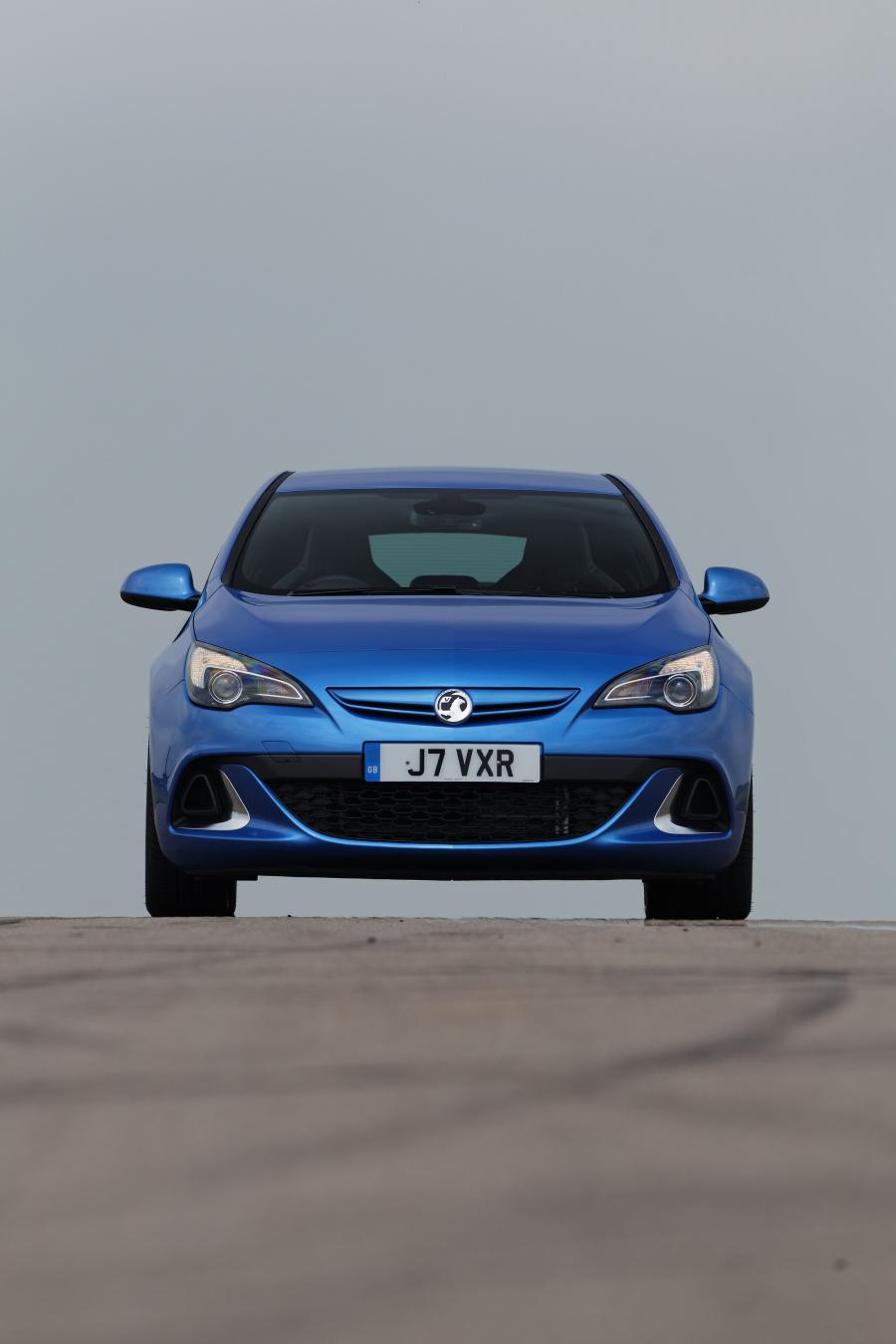  Vauxhall Astra VXR 2012 года  (фото 17 из 274)
